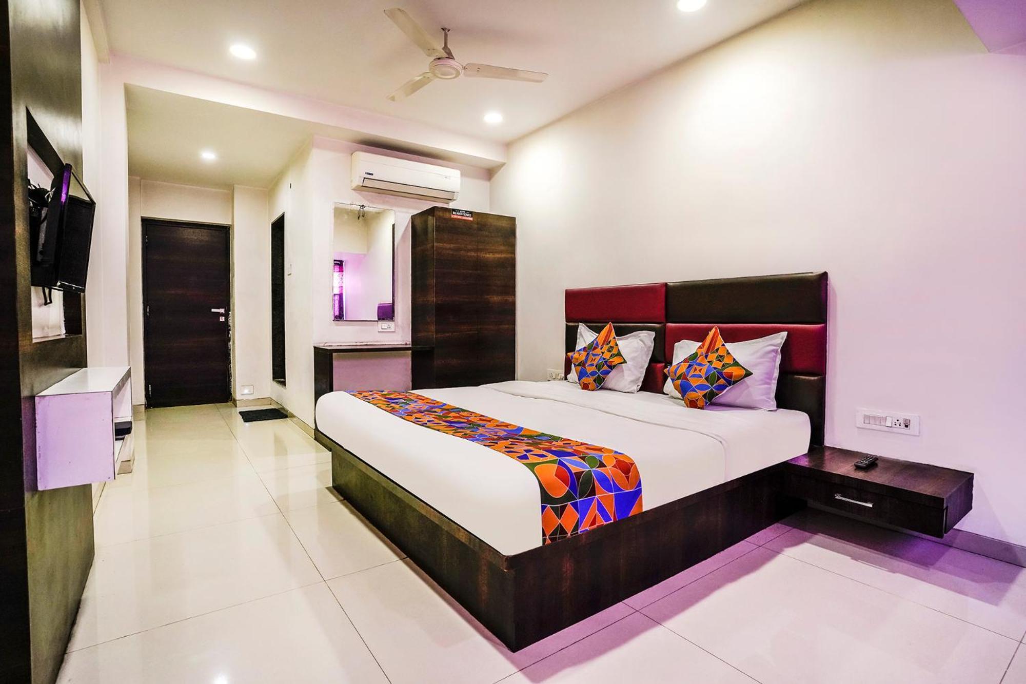 Hotel Fabexpress Raj Tourist Nashik Zewnętrze zdjęcie