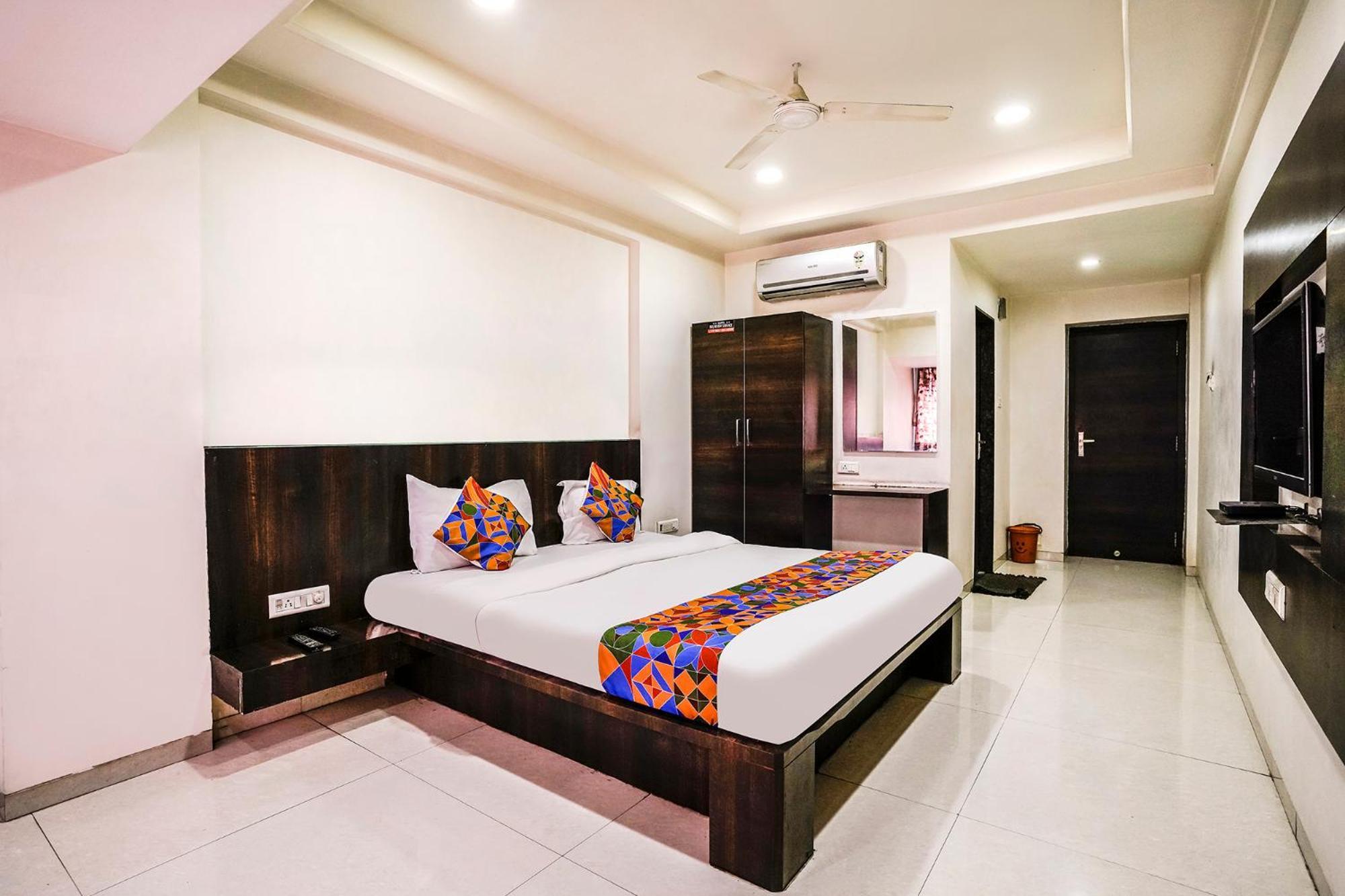 Hotel Fabexpress Raj Tourist Nashik Zewnętrze zdjęcie